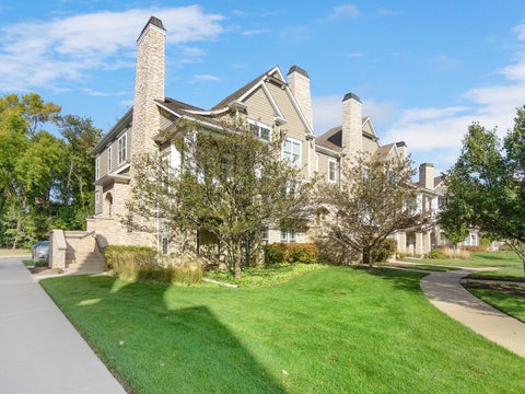 Tiny photo for 98 W Kennedy Lane, Hinsdale, IL 60521 (MLS # 12791061)
