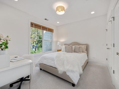 Tiny photo for 98 W Kennedy Lane, Hinsdale, IL 60521 (MLS # 12791061)