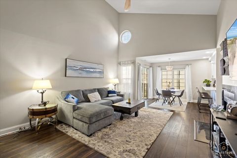 Tiny photo for 132 White Oak Court #5, Schaumburg, IL 60195 (MLS # 12594367)