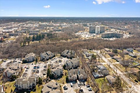 Tiny photo for 132 White Oak Court #5, Schaumburg, IL 60195 (MLS # 12594367)