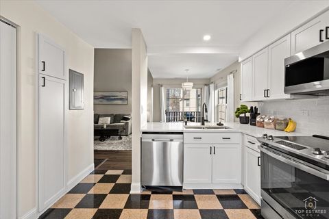 Tiny photo for 132 White Oak Court #5, Schaumburg, IL 60195 (MLS # 12594367)