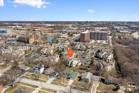 Tiny photo for 132 White Oak Court #5, Schaumburg, IL 60195 (MLS # 12594367)