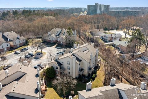 Tiny photo for 132 White Oak Court #5, Schaumburg, IL 60195 (MLS # 12594367)