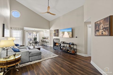 Tiny photo for 132 White Oak Court #5, Schaumburg, IL 60195 (MLS # 12594367)