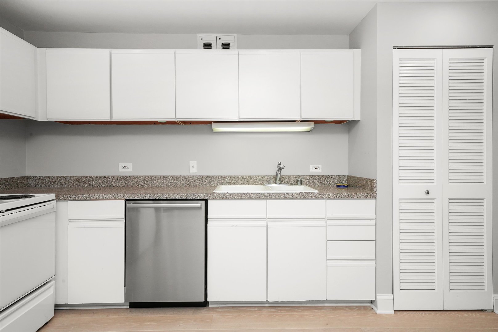 405 N Wabash Avenue 814