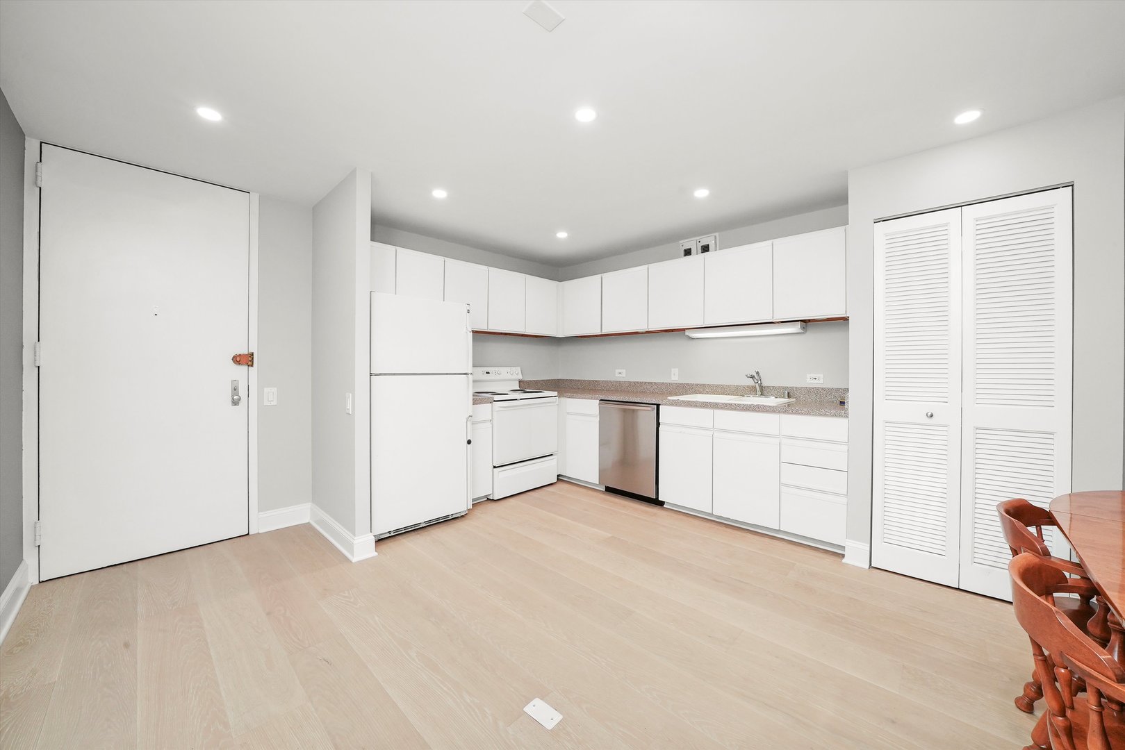 405 N Wabash Avenue 814