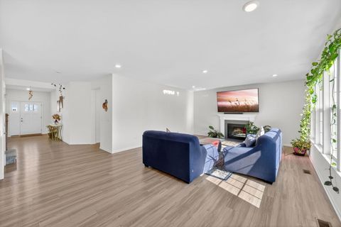 Tiny photo for 3803 Ivy Lane, Elgin, IL 60124 (MLS # 12624755)