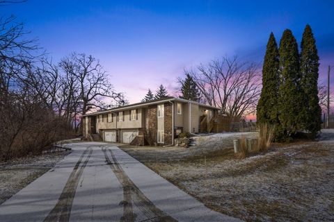 Photo of 870 47th Avenue #2, East Moline, IL 61244 (MLS # 12564596)