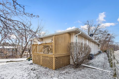 Tiny photo for 870 47th Avenue #2, East Moline, IL 61244 (MLS # 12564596)