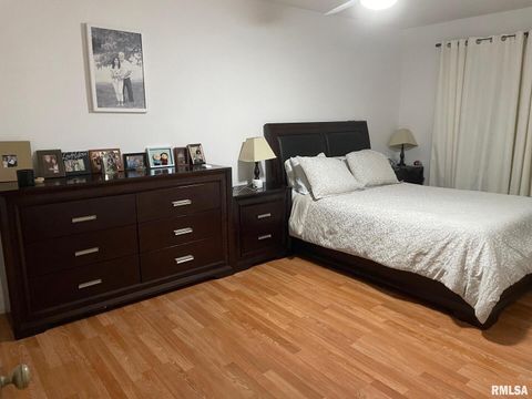 Tiny photo for 302 2ND Street, Carmi, IL 62821 (MLS # EB459969)