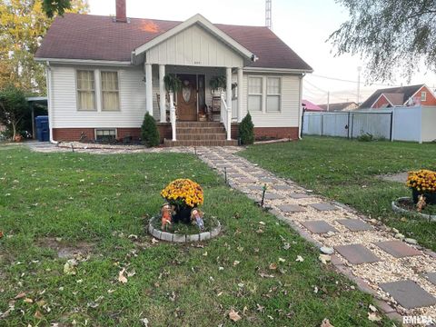 Tiny photo for 302 2ND Street, Carmi, IL 62821 (MLS # EB459969)