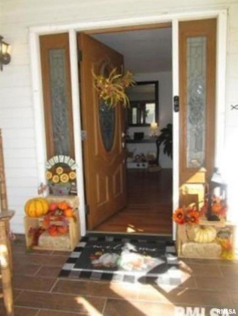 Tiny photo for 302 2ND Street, Carmi, IL 62821 (MLS # EB459969)