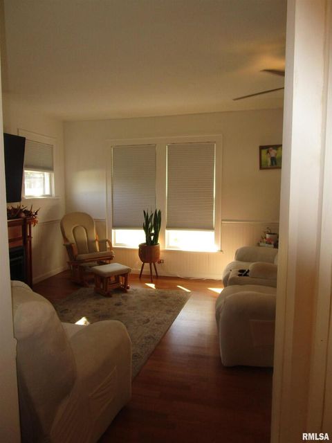 Tiny photo for 302 2ND Street, Carmi, IL 62821 (MLS # EB459969)