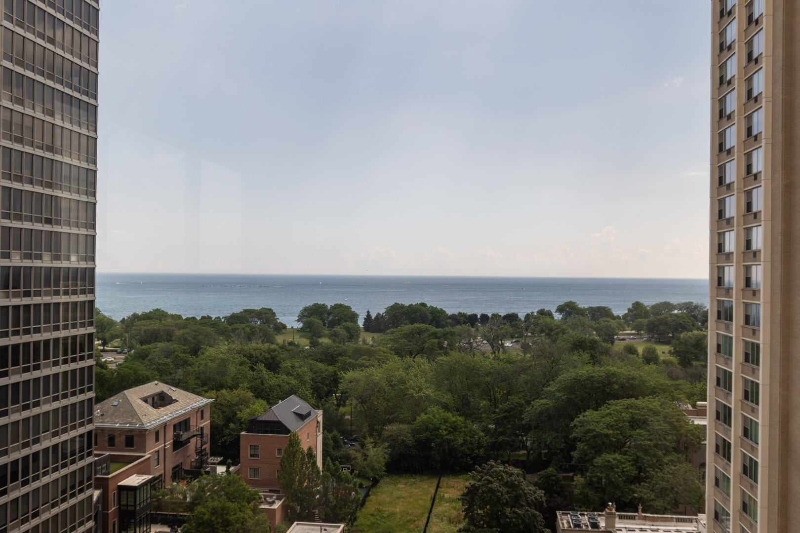 360 W Wellington Avenue 13E