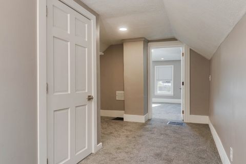 Tiny photo for 507 W Oakland Avenue, Bloomington, IL 61701 (MLS # 12595829)