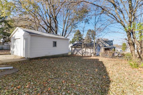 Tiny photo for 507 W Oakland Avenue, Bloomington, IL 61701 (MLS # 12595829)
