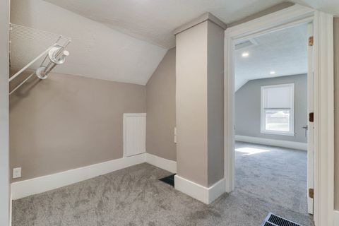 Tiny photo for 507 W Oakland Avenue, Bloomington, IL 61701 (MLS # 12595829)