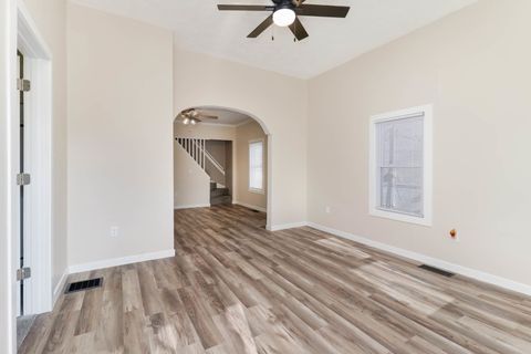 Tiny photo for 507 W Oakland Avenue, Bloomington, IL 61701 (MLS # 12595829)