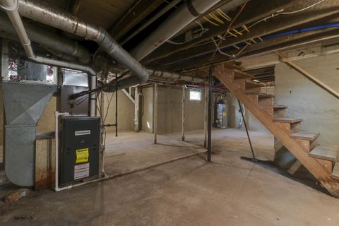 Tiny photo for 507 W Oakland Avenue, Bloomington, IL 61701 (MLS # 12595829)