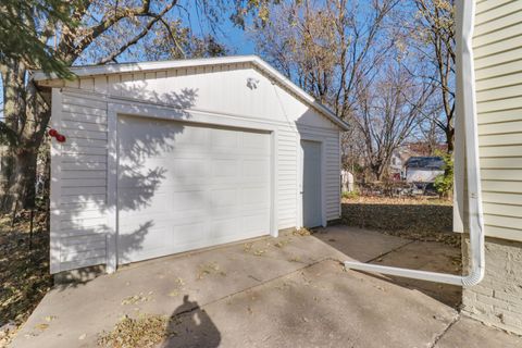 Tiny photo for 507 W Oakland Avenue, Bloomington, IL 61701 (MLS # 12595829)