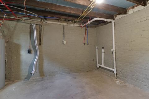 Tiny photo for 507 W Oakland Avenue, Bloomington, IL 61701 (MLS # 12595829)