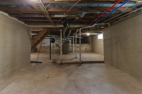 Tiny photo for 507 W Oakland Avenue, Bloomington, IL 61701 (MLS # 12595829)