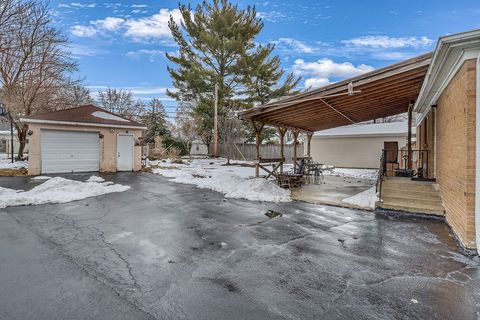 Tiny photo for 818 E 11TH Street, Lockport, IL 60441 (MLS # 12532179)