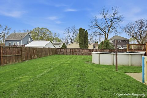 Tiny photo for 937 Wicker Street, Woodstock, IL 60098 (MLS # 12622078)