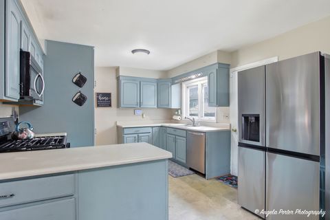 Tiny photo for 937 Wicker Street, Woodstock, IL 60098 (MLS # 12622078)