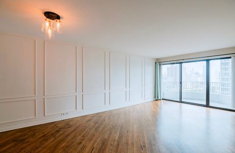 Tiny photo for 2020 N Lincoln Park West Park #18J, Chicago, IL 60614 (MLS # 12459205)
