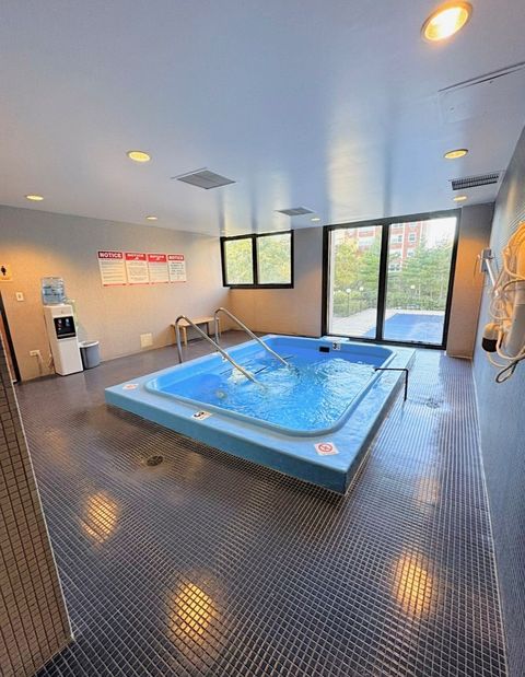 Tiny photo for 2020 N Lincoln Park West Park #18J, Chicago, IL 60614 (MLS # 12459205)