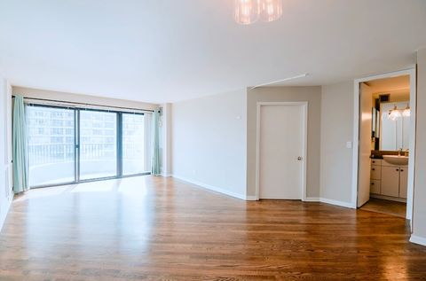 Tiny photo for 2020 N Lincoln Park West Park #18J, Chicago, IL 60614 (MLS # 12459205)