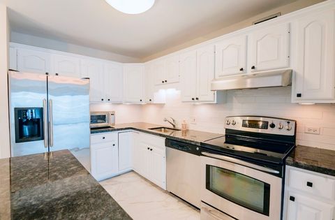 Tiny photo for 2020 N Lincoln Park West Park #18J, Chicago, IL 60614 (MLS # 12459205)
