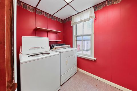 Tiny photo for 165 W Lincoln Street, Seneca, IL 61360 (MLS # 12425957)