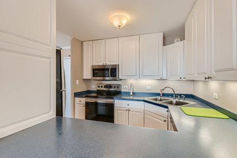 Tiny photo for 3930 N Pine Grove Avenue #2505, Chicago, IL 60613 (MLS # 12611383)