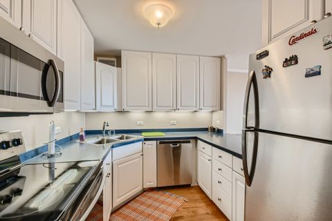 Tiny photo for 3930 N Pine Grove Avenue #2505, Chicago, IL 60613 (MLS # 12611383)