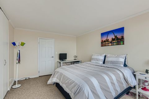 Tiny photo for 3930 N Pine Grove Avenue #2505, Chicago, IL 60613 (MLS # 12611383)