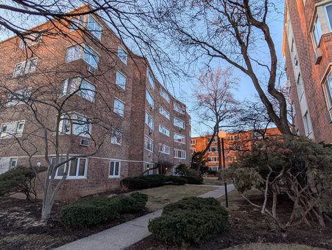 Tiny photo for 1960 W Hood Avenue #4D, Chicago, IL 60660 (MLS # 12570492)
