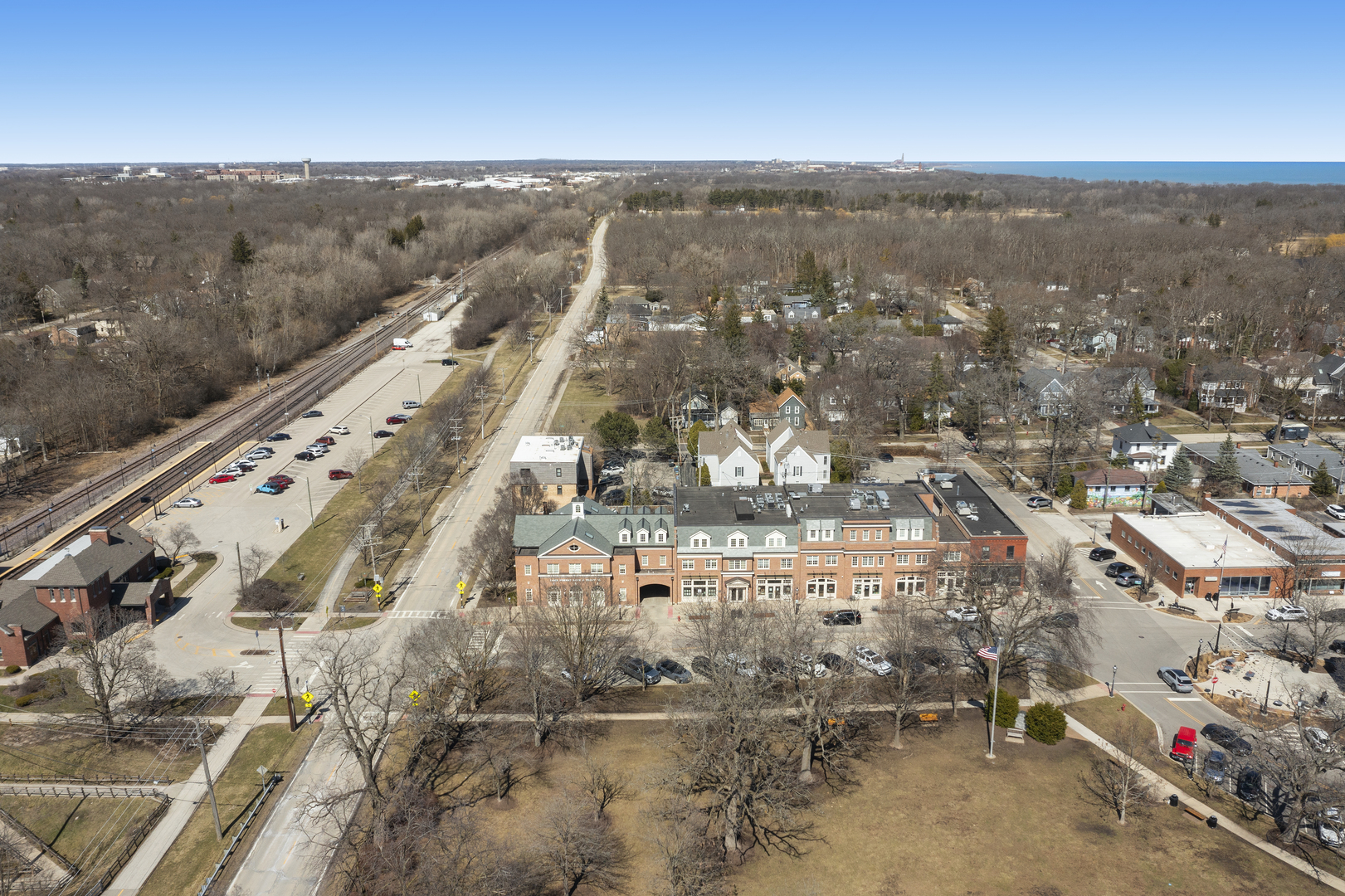 10 E Scranton Avenue 202B