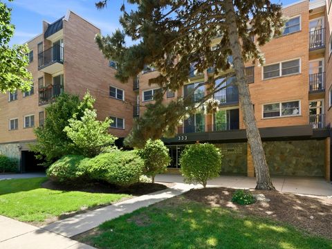 Photo of 333 S EAST Avenue #306, Oak Park, IL 60302 (MLS # 12662778)