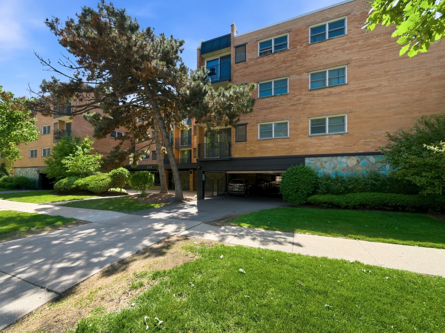Properties 3 333 S EAST Avenue 306