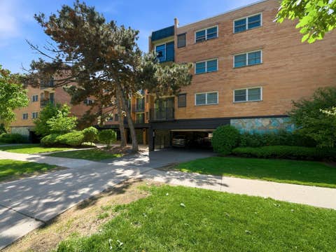 Tiny photo for 333 S EAST Avenue #306, Oak Park, IL 60302 (MLS # 12662778)
