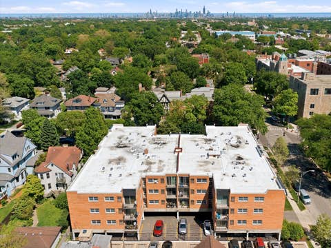 Tiny photo for 333 S EAST Avenue #306, Oak Park, IL 60302 (MLS # 12662778)
