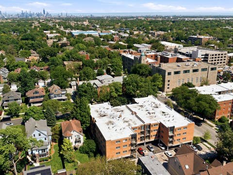 Tiny photo for 333 S EAST Avenue #306, Oak Park, IL 60302 (MLS # 12662778)