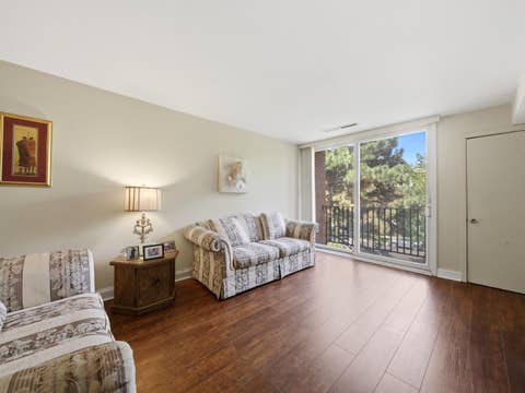 Tiny photo for 333 S EAST Avenue #306, Oak Park, IL 60302 (MLS # 12662778)