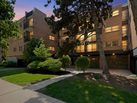 Tiny photo for 333 S EAST Avenue #306, Oak Park, IL 60302 (MLS # 12662778)
