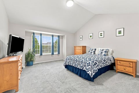 Tiny photo for 66 White Oak Drive, North Aurora, IL 60542 (MLS # 12601072)