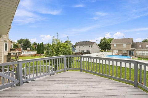 Tiny photo for 66 White Oak Drive, North Aurora, IL 60542 (MLS # 12601072)