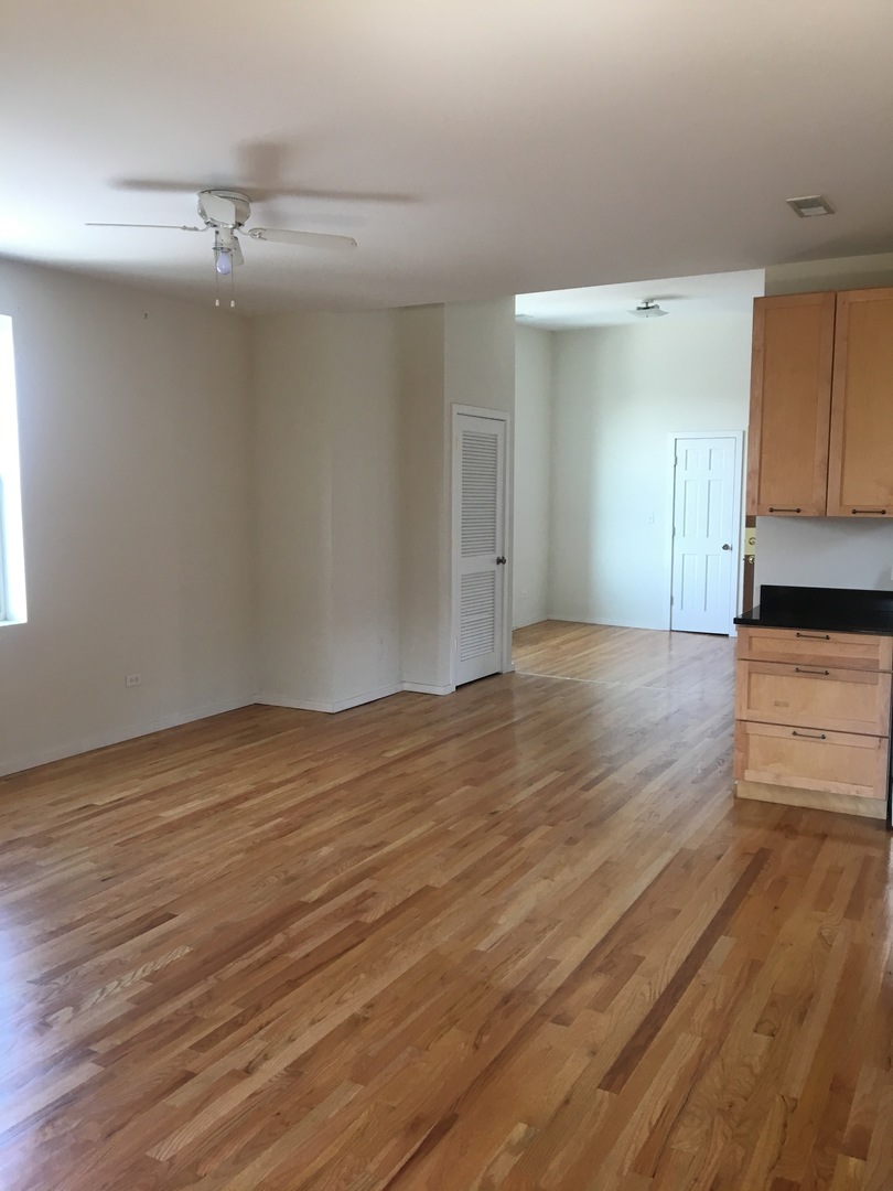 1538 N Western Avenue 2