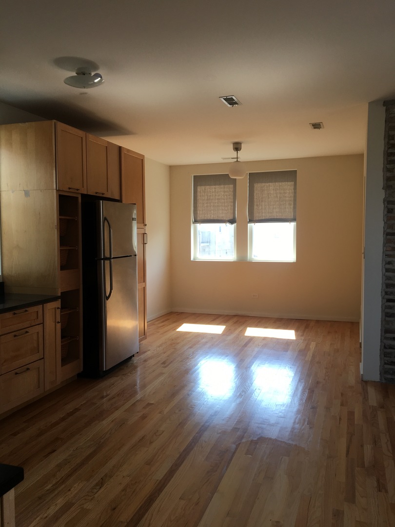 1538 N Western Avenue 2